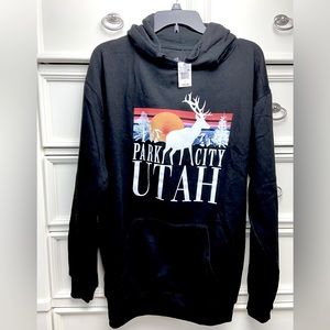 NWT Women’s Hooded Sweatshirt Hoodie Black Brand New pullover PARK CITY UTAH